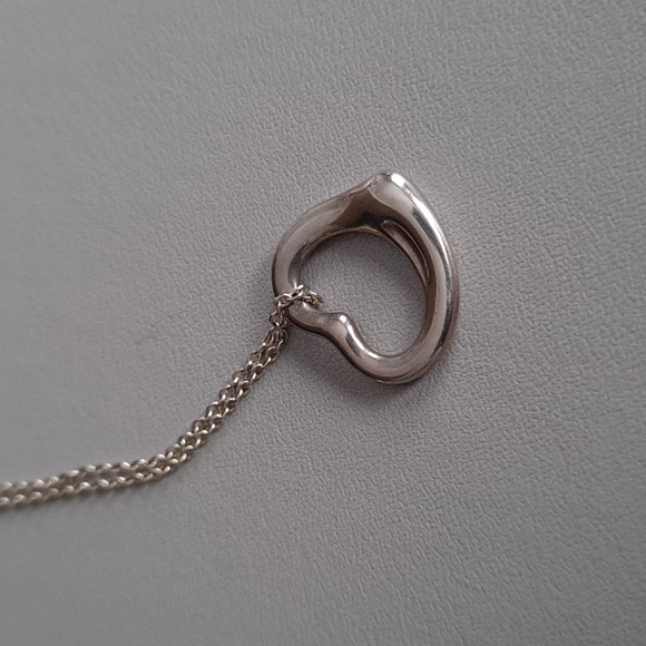 Authentic Tiffany & Co. Elsa Peretti heart necklace - Picture 2 of 13